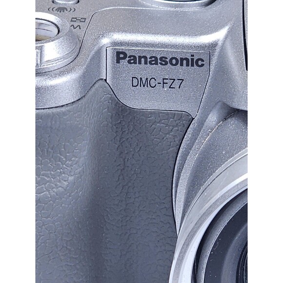 Panasonic LUMIX DMC-FZ7 Digital Camera 6.0MP with 12x Optical Zoom Tested. - Picture 16 of 16